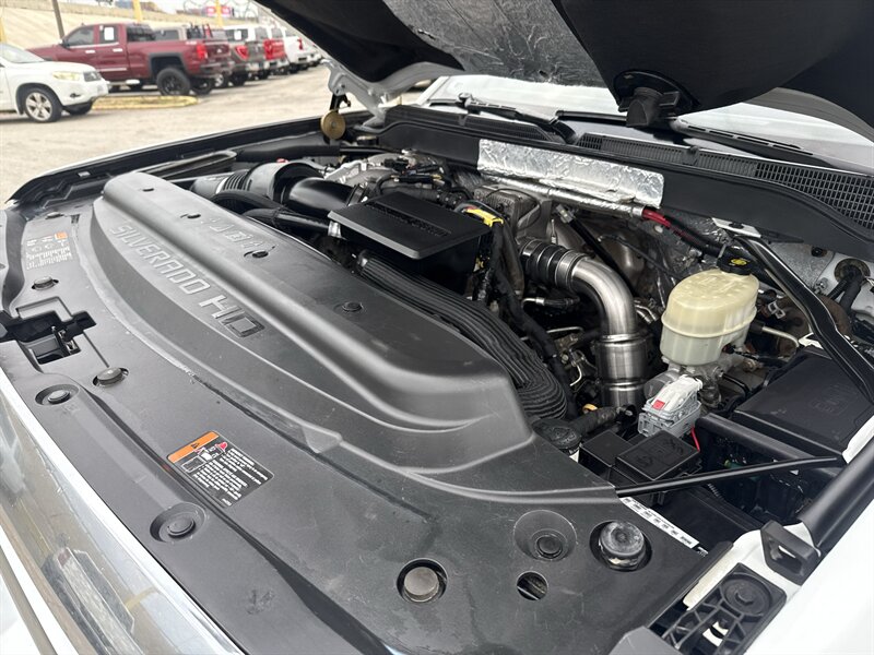 2017 Chevrolet Silverado 2500 LT - Photo 31 - Arlington, TX 76011