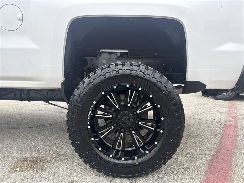 2017 Chevrolet Silverado 2500 LT - Photo 10 - Arlington, TX 76011