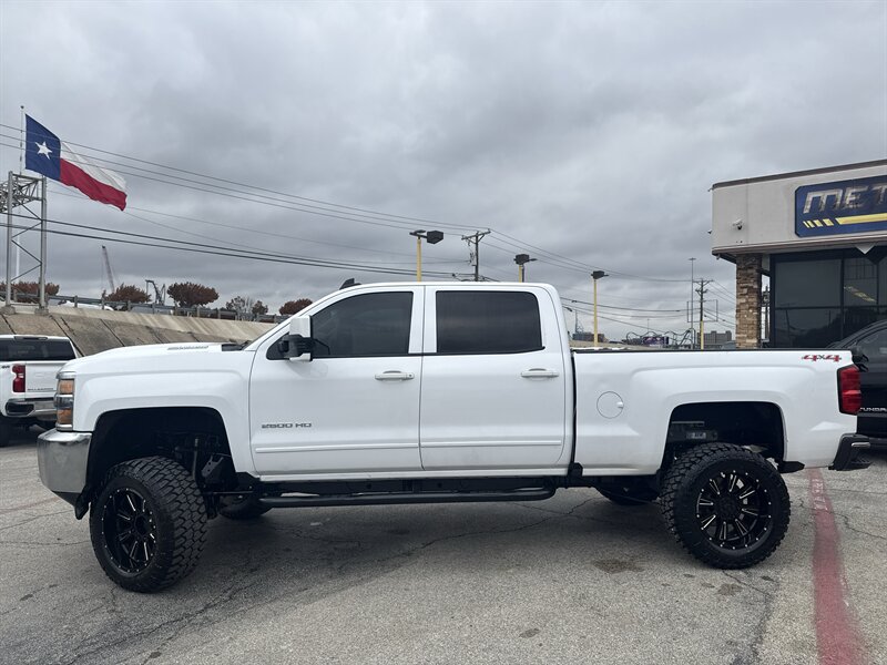 2017 Chevrolet Silverado 2500 LT - Photo 8 - Arlington, TX 76011