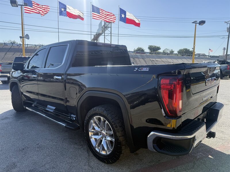 2022 GMC Sierra 1500 Limited SLT - Photo 7 - Arlington, TX 76011