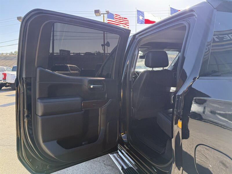 2022 GMC Sierra 1500 Limited SLT - Photo 16 - Arlington, TX 76011