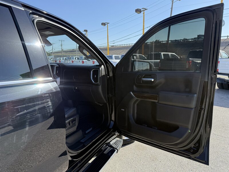 2022 GMC Sierra 1500 Limited SLT - Photo 18 - Arlington, TX 76011