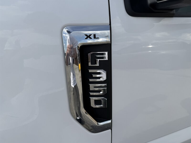 2022 Ford F-350 Super Duty XL - Photo 12 - Arlington, TX 76011