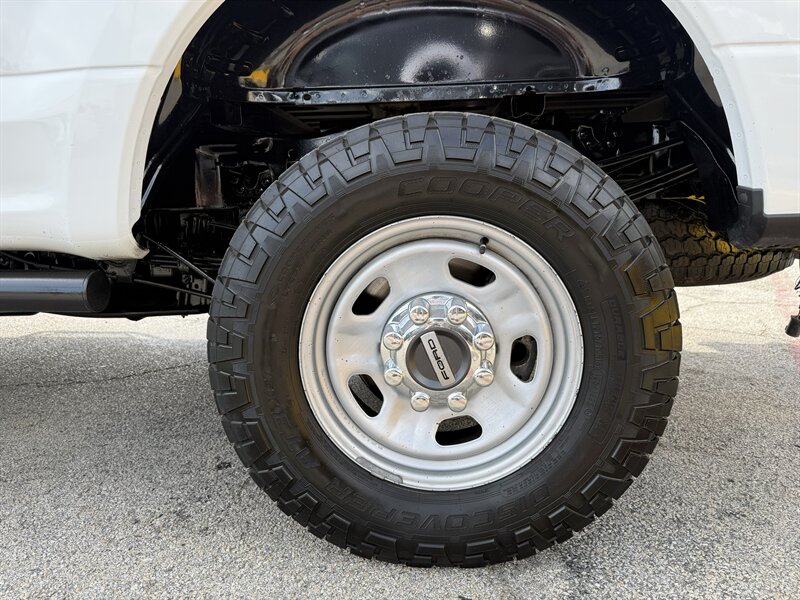 2022 Ford F-350 Super Duty XL - Photo 11 - Arlington, TX 76011