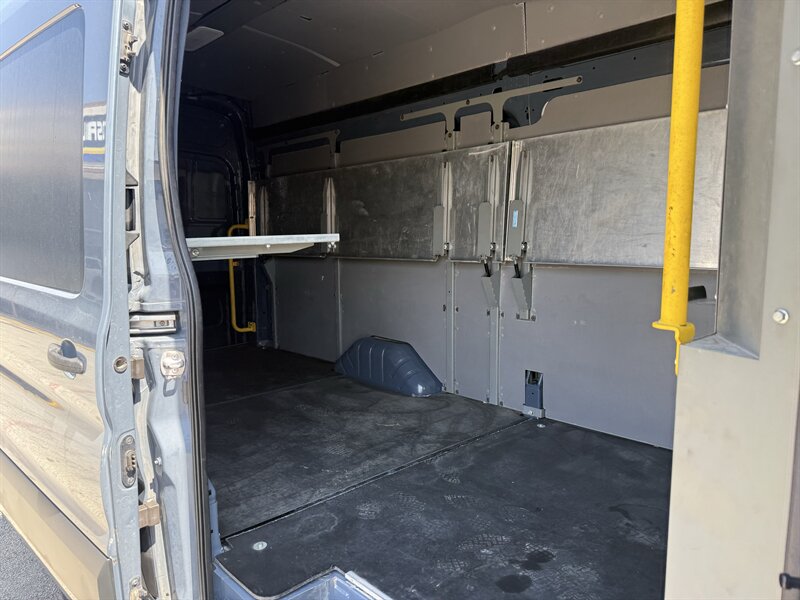 2020 Ford Transit 250 - Photo 17 - Arlington, TX 76011