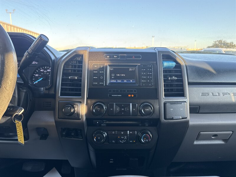 2018 Ford F-350 XL - Photo 25 - Arlington, TX 76011