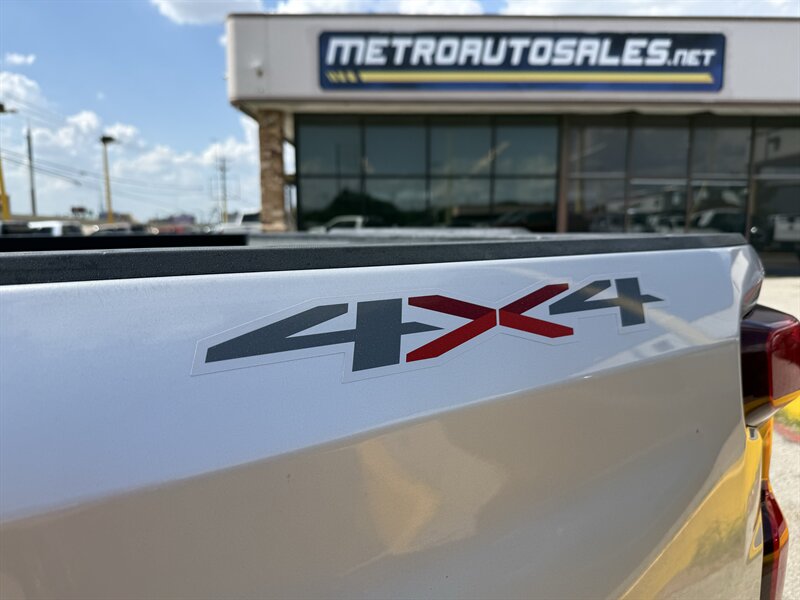 2020 Chevrolet Silverado 1500 LT - Photo 13 - Arlington, TX 76011