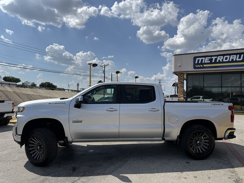 2020 Chevrolet Silverado 1500 LT - Photo 8 - Arlington, TX 76011