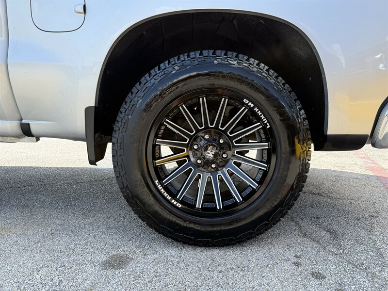 2020 Chevrolet Silverado 1500 LT - Photo 10 - Arlington, TX 76011