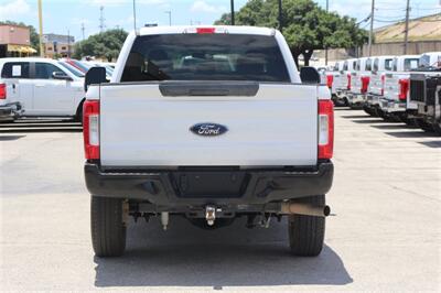 2017 Ford F-250 XL   - Photo 8 - Arlington, TX 76011