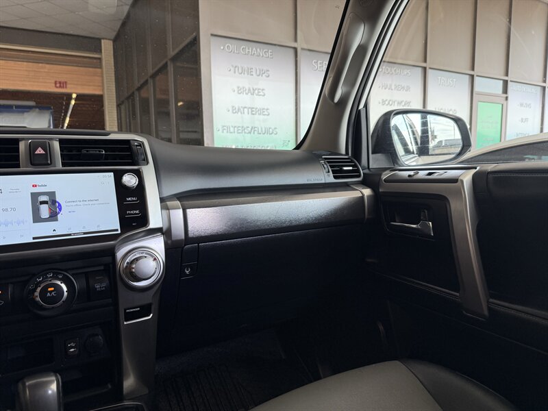 2014 Toyota 4Runner SR5 - Photo 26 - Arlington, TX 76011
