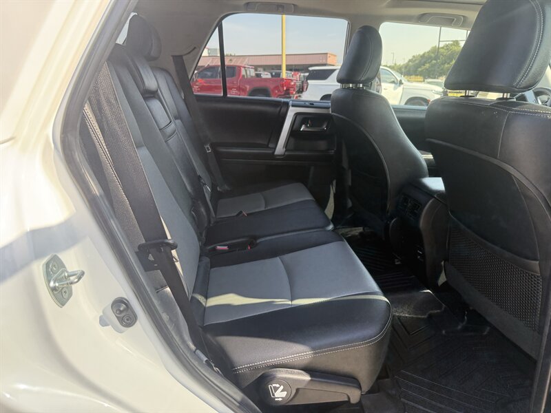 2014 Toyota 4Runner SR5 - Photo 19 - Arlington, TX 76011
