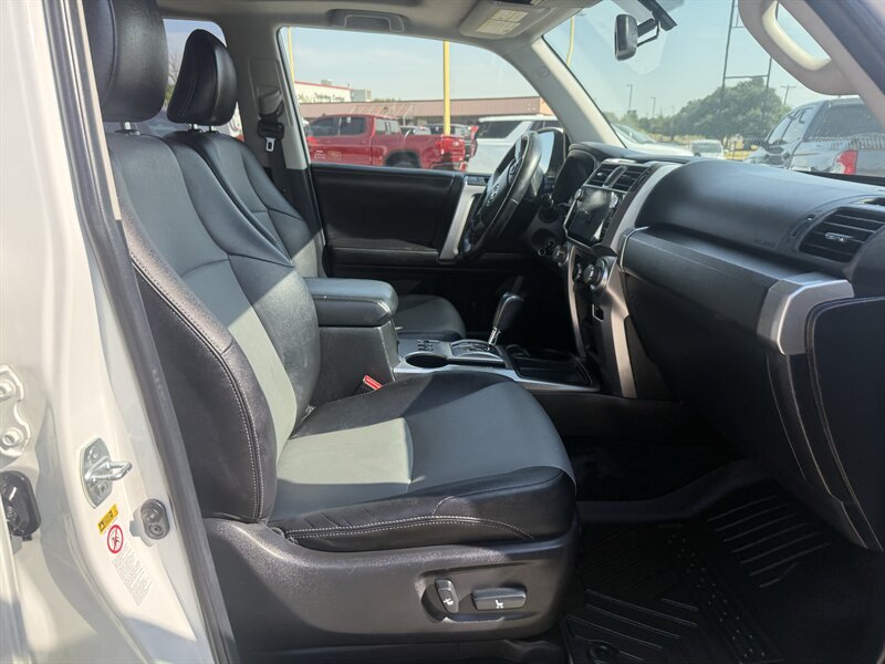 2014 Toyota 4Runner SR5 - Photo 17 - Arlington, TX 76011