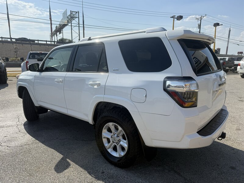2014 Toyota 4Runner SR5 - Photo 8 - Arlington, TX 76011