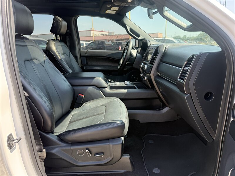 2019 Ford Expedition Limited - Photo 17 - Arlington, TX 76011