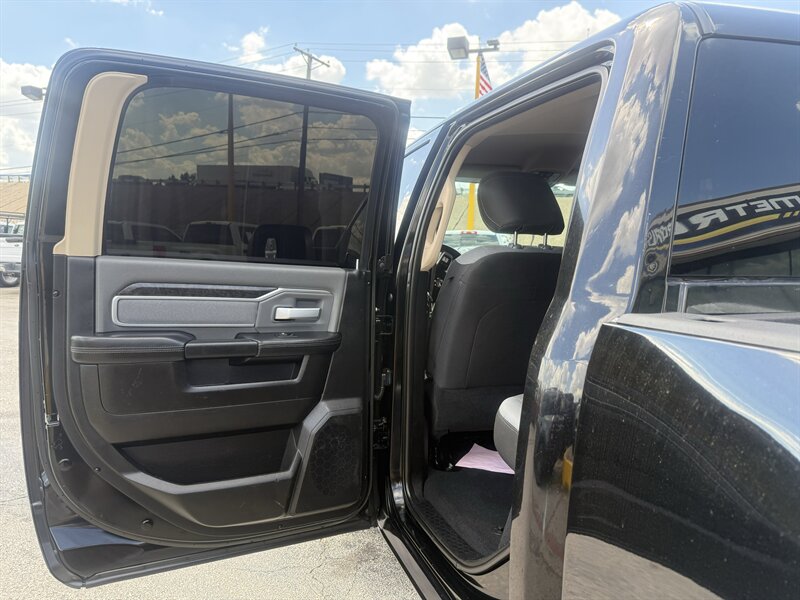 2019 RAM 3500 Big Horn - Photo 16 - Arlington, TX 76011