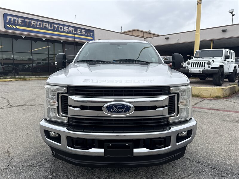 2017 Ford F-250 XLT   - Photo 2 - Arlington, TX 76011