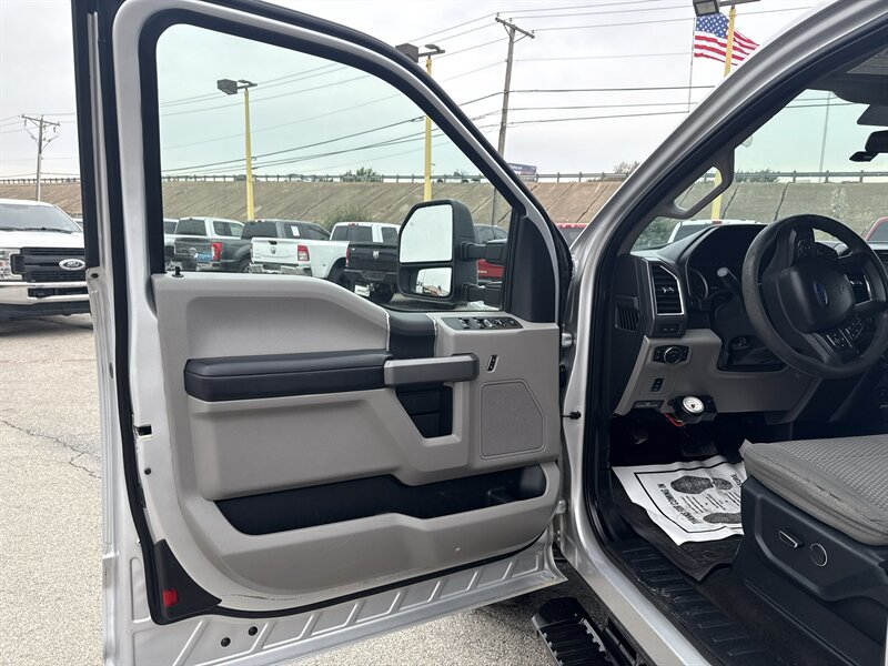 2017 Ford F-250 XLT   - Photo 12 - Arlington, TX 76011