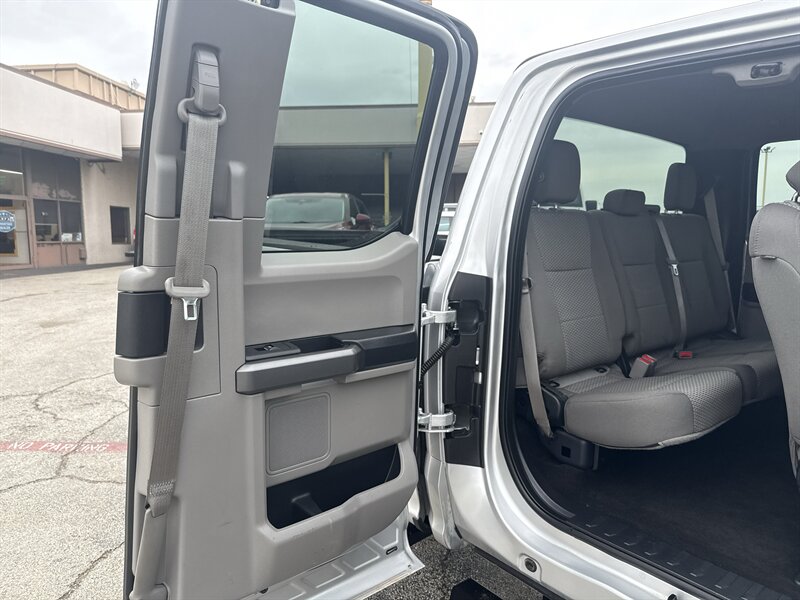 2017 Ford F-250 XLT   - Photo 18 - Arlington, TX 76011