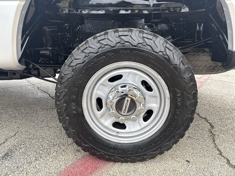 2017 Ford F-250 XLT   - Photo 10 - Arlington, TX 76011