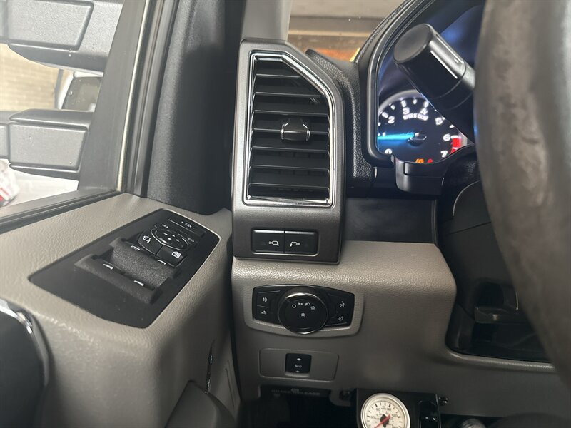 2017 Ford F-250 XLT   - Photo 20 - Arlington, TX 76011