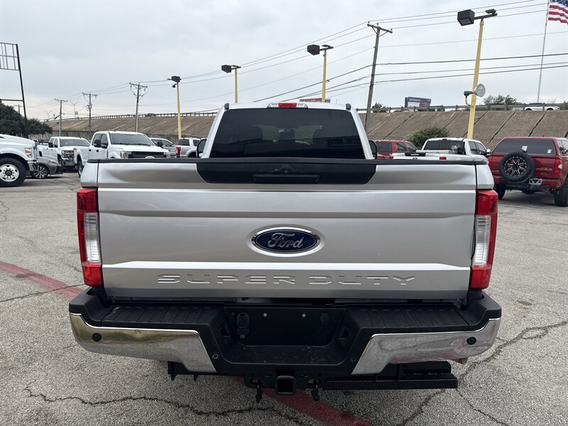 2017 Ford F-250 XLT   - Photo 6 - Arlington, TX 76011