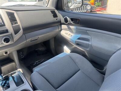 2006 Toyota Tacoma PreRunner V6   - Photo 12 - Gilroy, CA 95020