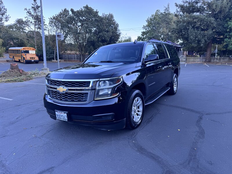 2019 Chevrolet Suburban LT   - Photo 1 - Gilroy, CA 95020