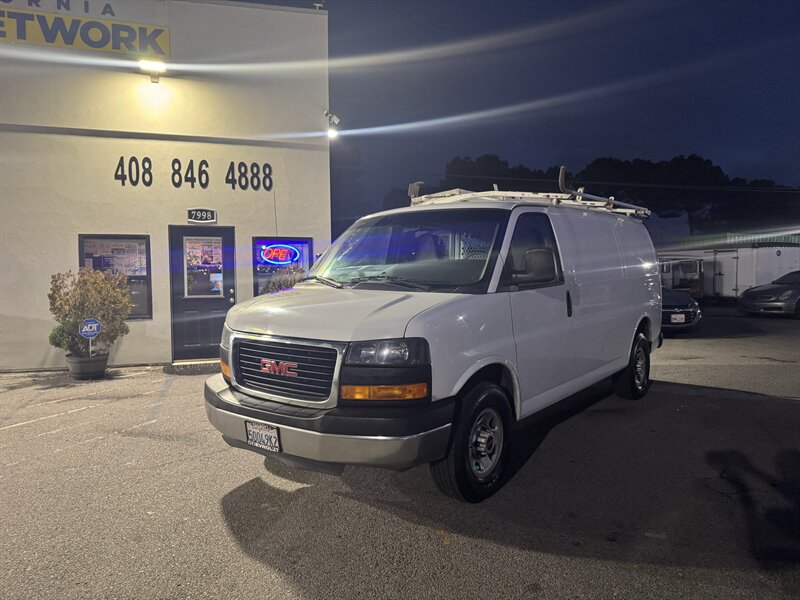 2016 GMC Savana Cargo Work Van's photo