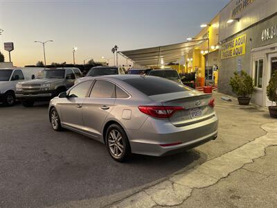 2017 Hyundai Sonata SE   - Photo 4 - Gilroy, CA 95020