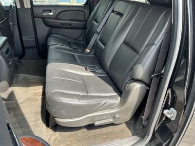 2013 Chevrolet Suburban LT  Fully Loaded - Photo 10 - Mount Clemens, MI 48043
