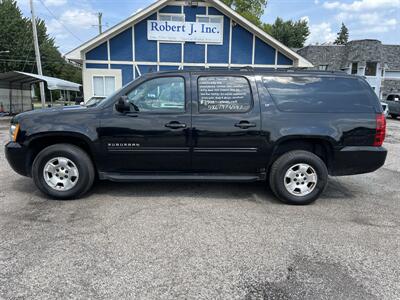 2013 Chevrolet Suburban LT  Fully Loaded - Photo 1 - Mount Clemens, MI 48043