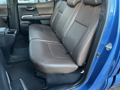 2016 Toyota Tacoma Limited   - Photo 9 - Mount Clemens, MI 48043