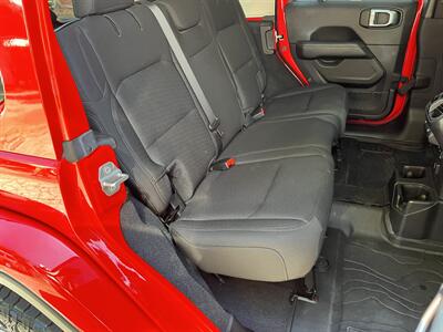 2020 Jeep Wrangler Unlimited Sahara   - Photo 12 - Mount Clemens, MI 48043