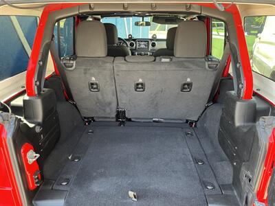 2020 Jeep Wrangler Unlimited Sahara   - Photo 9 - Mount Clemens, MI 48043