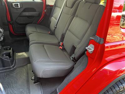 2020 Jeep Wrangler Unlimited Sahara   - Photo 13 - Mount Clemens, MI 48043