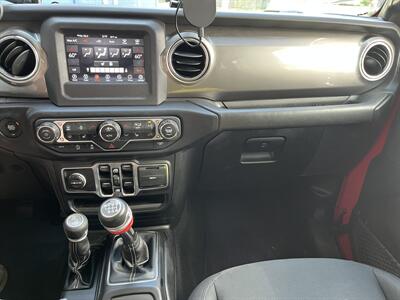 2020 Jeep Wrangler Unlimited Sahara   - Photo 11 - Mount Clemens, MI 48043
