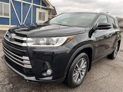 2019 Toyota Highlander XLE   - Photo 3 - Mount Clemens, MI 48043