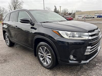 2019 Toyota Highlander XLE   - Photo 4 - Mount Clemens, MI 48043