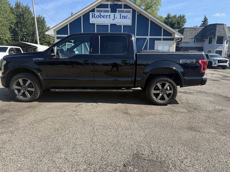 2016 Ford F-150 Lariat  Sport - Photo 1 - Mount Clemens, MI 48043