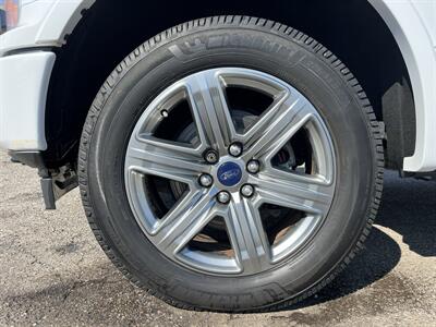 2018 Ford F-150 XLT  FX4 SPORT 302A Package LOADED - Photo 10 - Mount Clemens, MI 48043