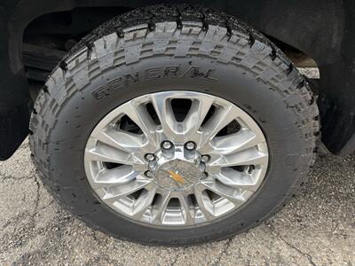2021 Chevrolet Silverado 2500 High Country - Photo 13 - Mount Clemens, MI 48043