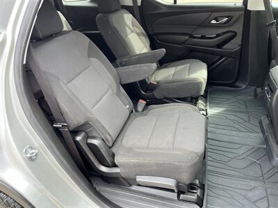 2019 Chevrolet Traverse LT Cloth   - Photo 10 - Mount Clemens, MI 48043