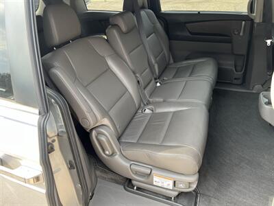 2012 Honda Odyssey EX-L Fully LOADED - Photo 10 - Mount Clemens, MI 48043