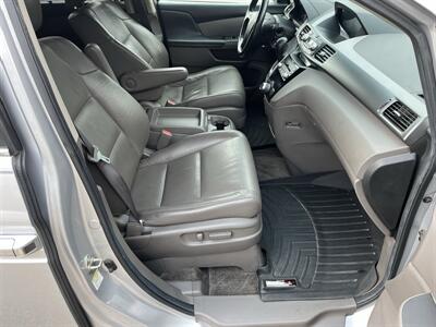 2012 Honda Odyssey EX-L Fully LOADED - Photo 9 - Mount Clemens, MI 48043