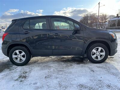 2015 Chevrolet Trax LS   - Photo 2 - Mount Clemens, MI 48043