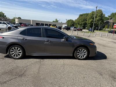 2020 Toyota Camry SE - Photo 5 - Mount Clemens, MI 48043