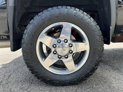 2018 GMC Sierra 2500 SLT “ALL TERRAIN” Fully LOADED - Photo 11 - Mount Clemens, MI 48043