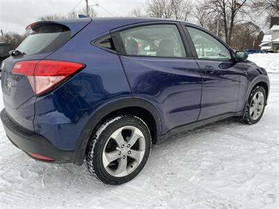 2017 Honda HR-V LX   - Photo 4 - Mount Clemens, MI 48043