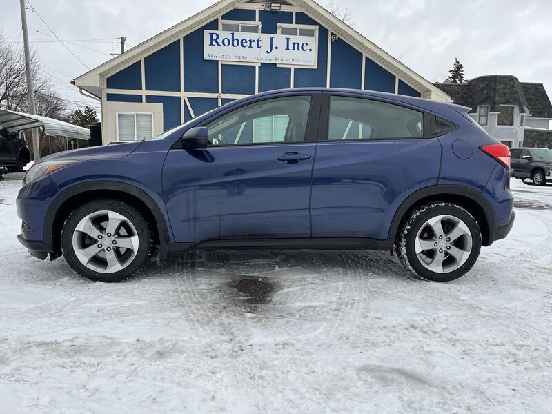 2017 Honda HR-V LX  